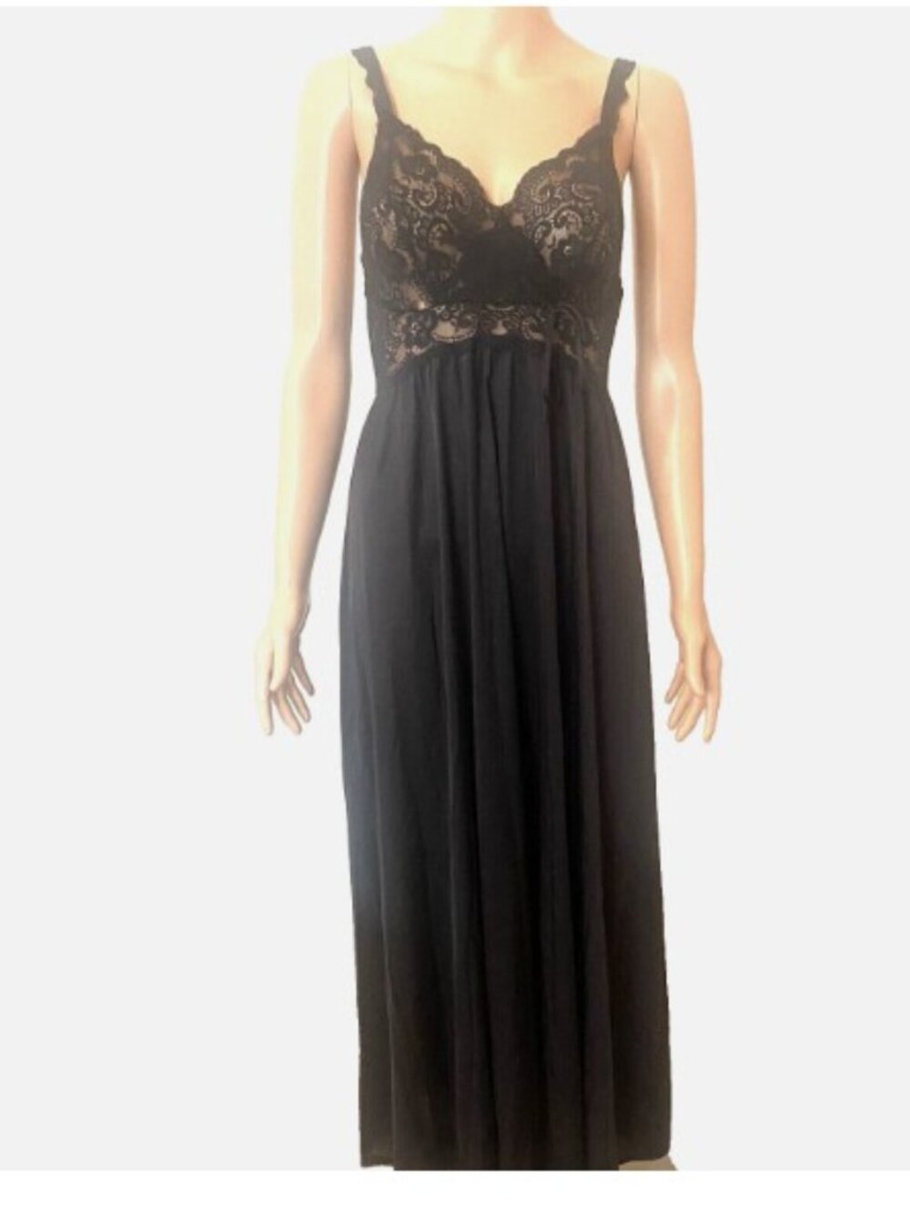 OLGA Black Bodylace 9291 Black Large Nightgown - Excellent